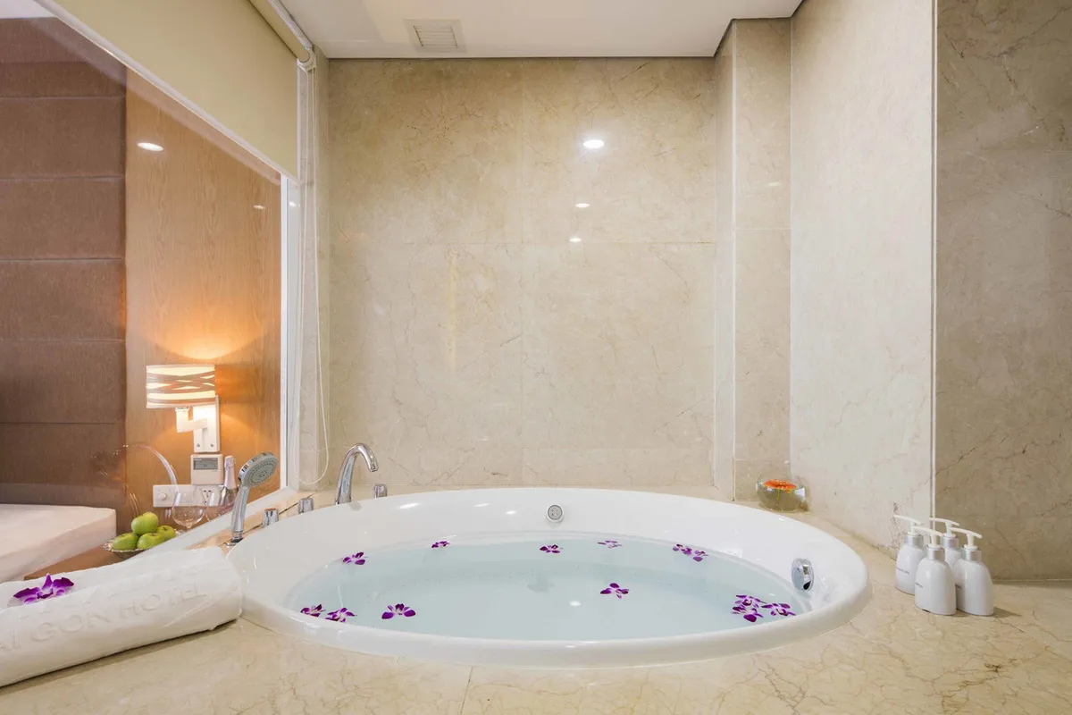 Paradise Saigon Boutique Hotel & Spa — rooms and atmosphere