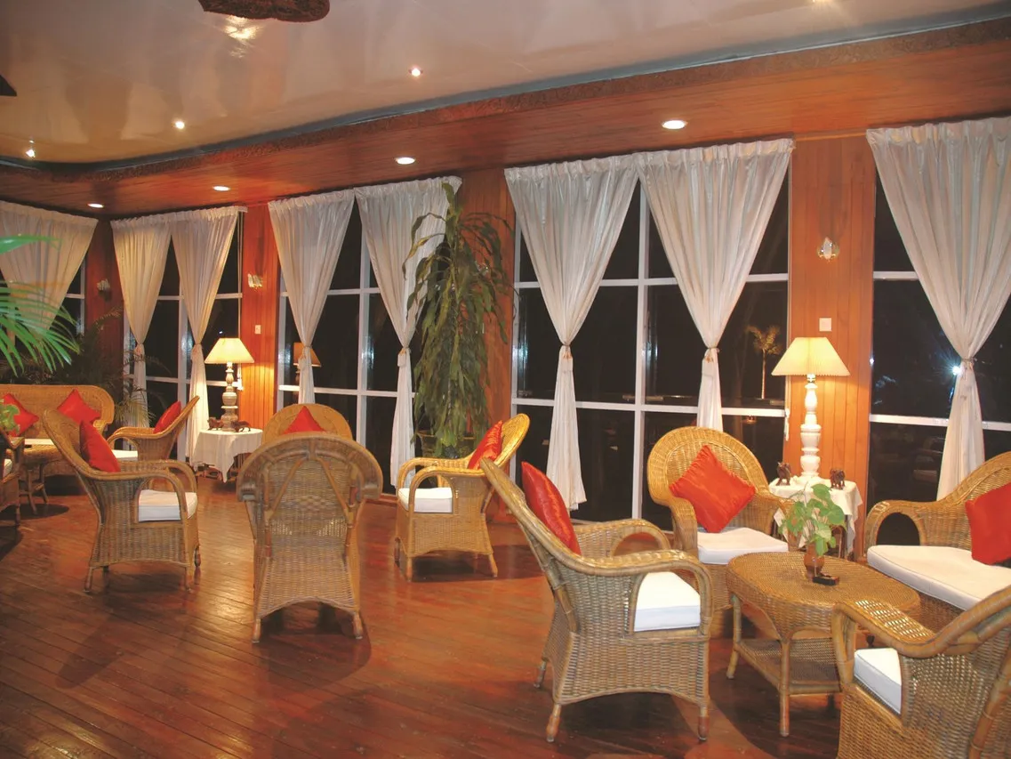 Paramount Inle Resort — rooms and atmosphere