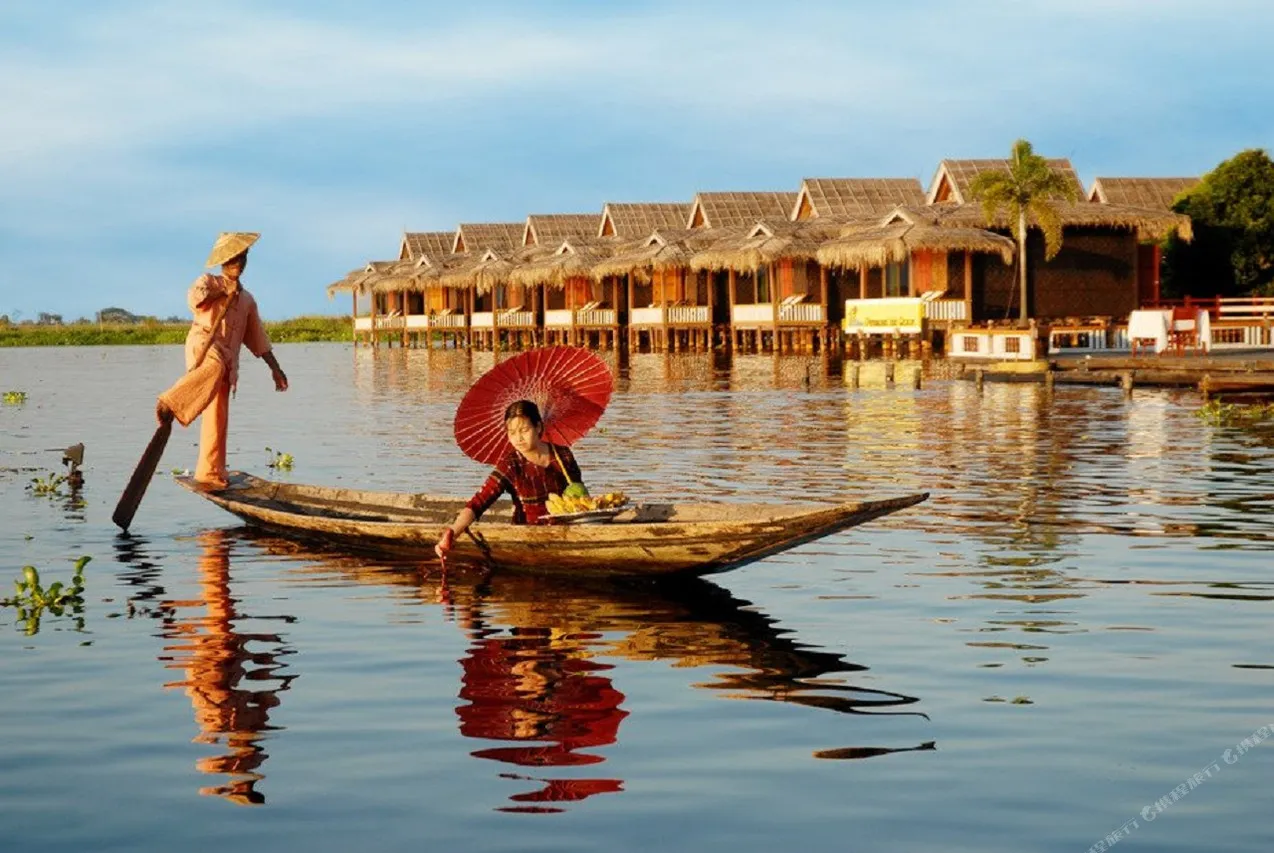 Paramount Inle Resort — rooms and atmosphere