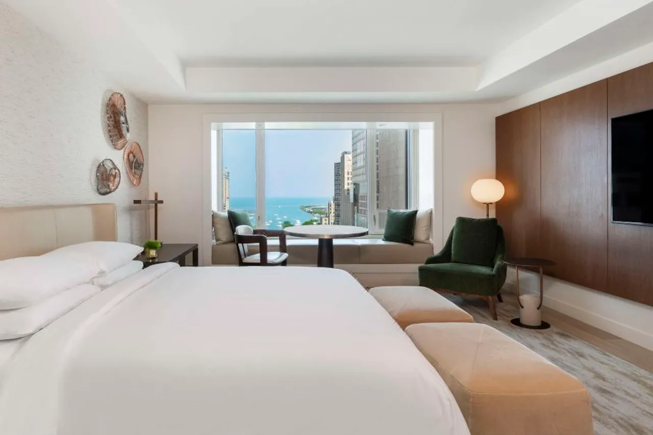Park Hyatt Chicago — rooms and atmosphere