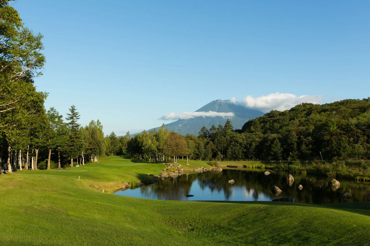 Park Hyatt Niseko Hanazono — rooms and atmosphere