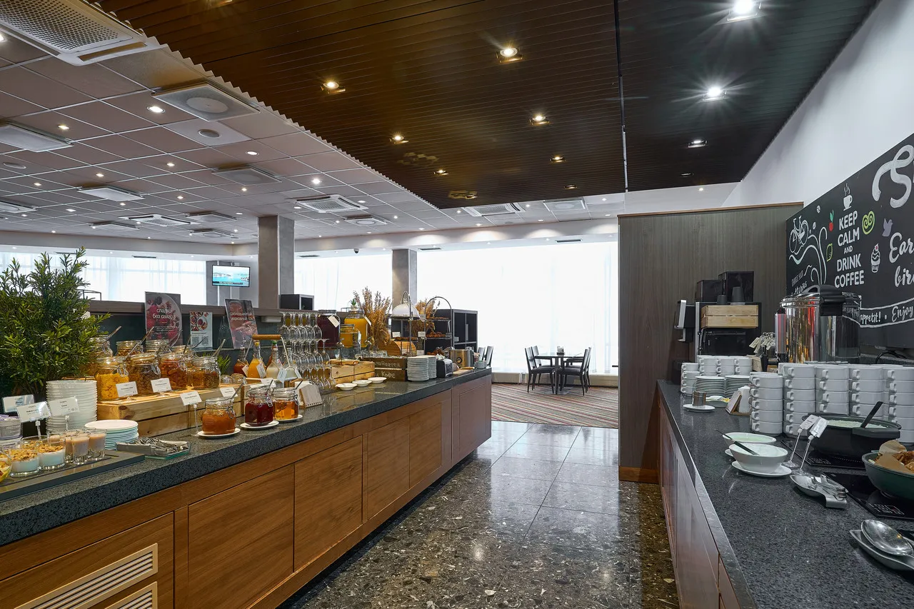 Park Inn by Radisson Ekaterinburg — rooms and atmosphere