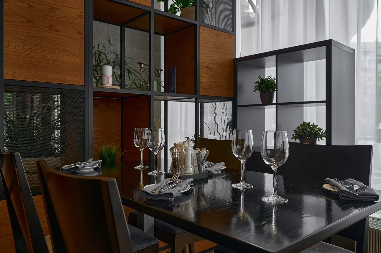 Park Inn by Radisson Ekaterinburg — rooms and atmosphere