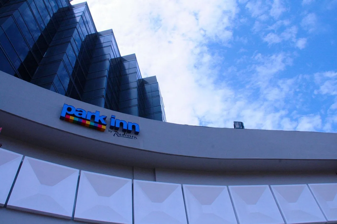 Park Inn by Radisson Libreville — rooms and atmosphere
