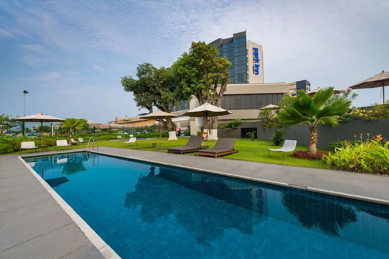 Park Inn by Radisson Libreville — rooms and atmosphere