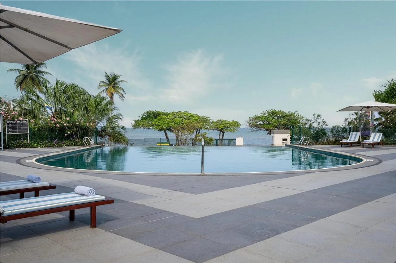 Park Inn by Radisson Libreville — rooms and atmosphere