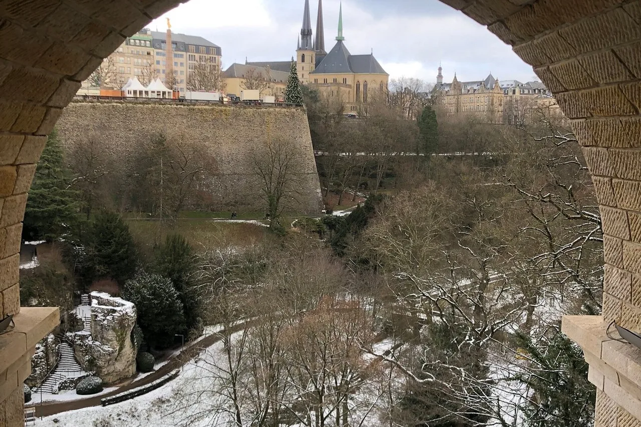 Park Inn by Radisson Luxembourg City — rooms and atmosphere