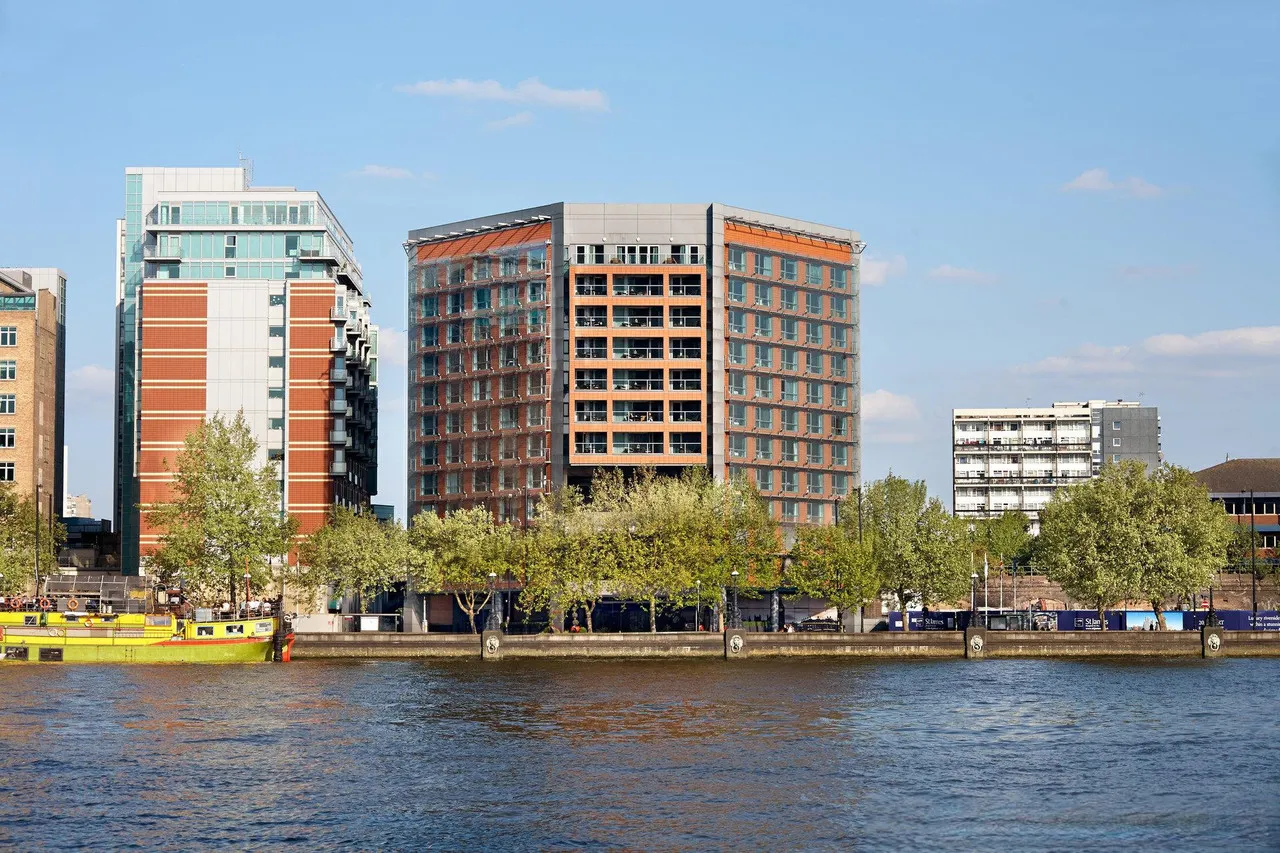 Park Plaza London Riverbank — rooms and atmosphere