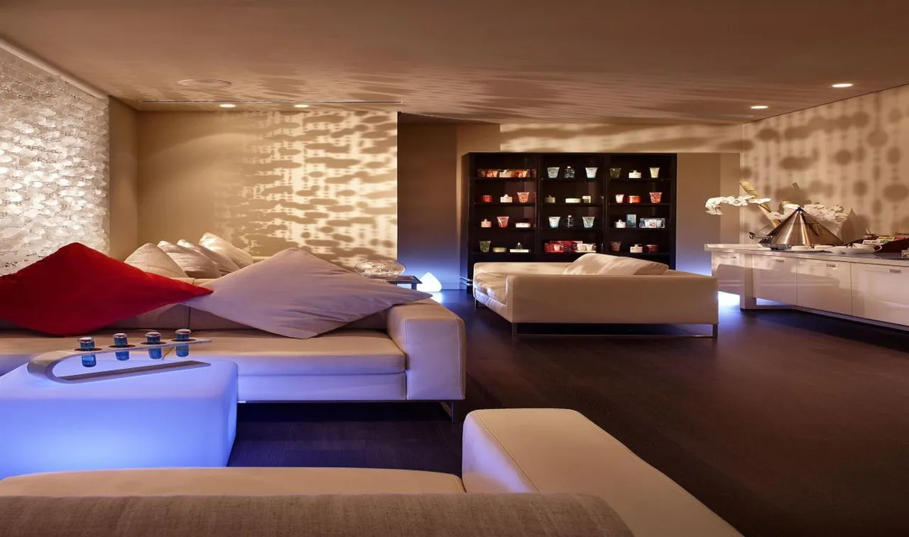 Park Plaza Westminster Bridge London — rooms and atmosphere