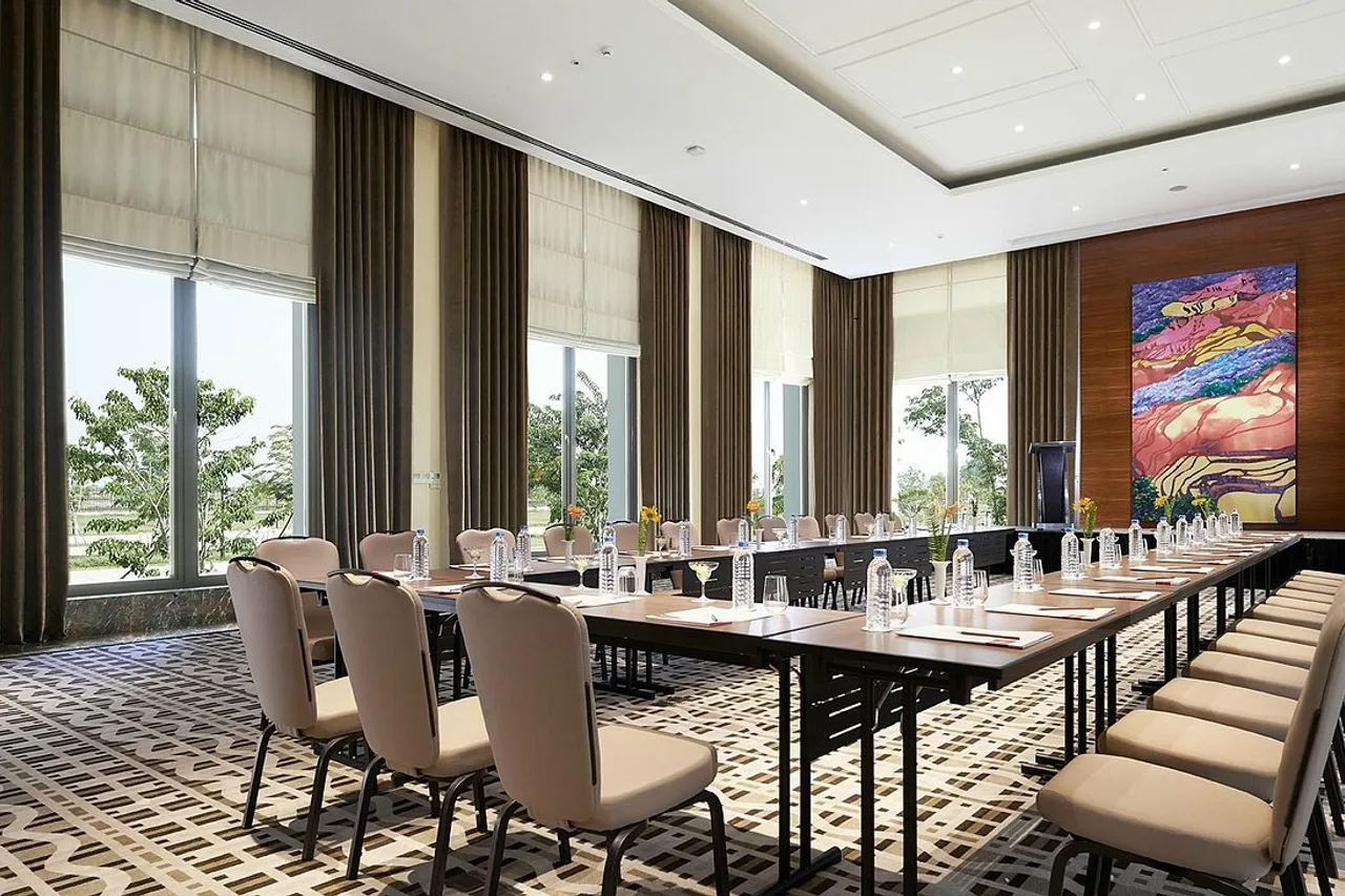 PARKROYAL Nay Pyi Taw — rooms and atmosphere