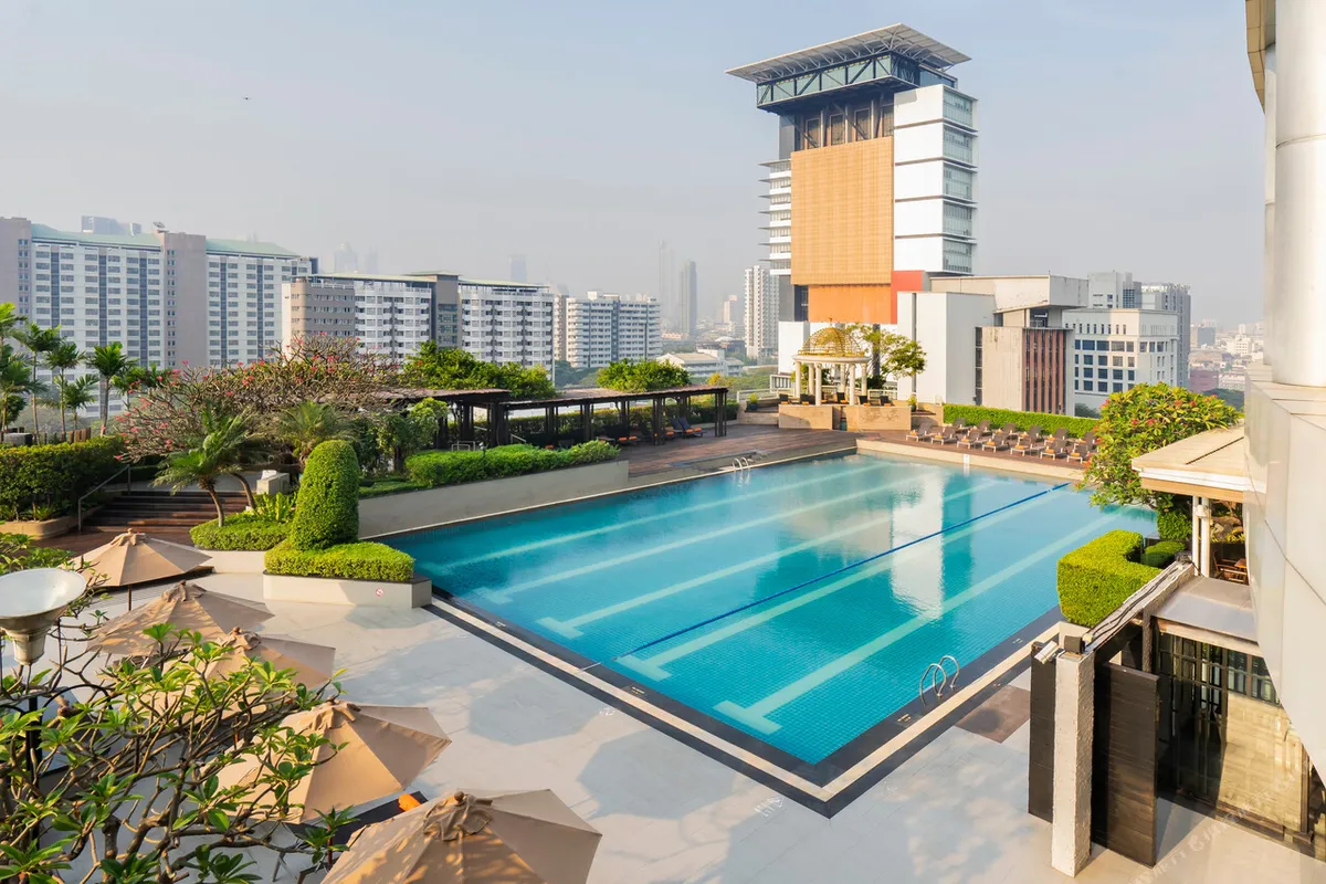 Pathumwan Princess Hotel — rooms and atmosphere