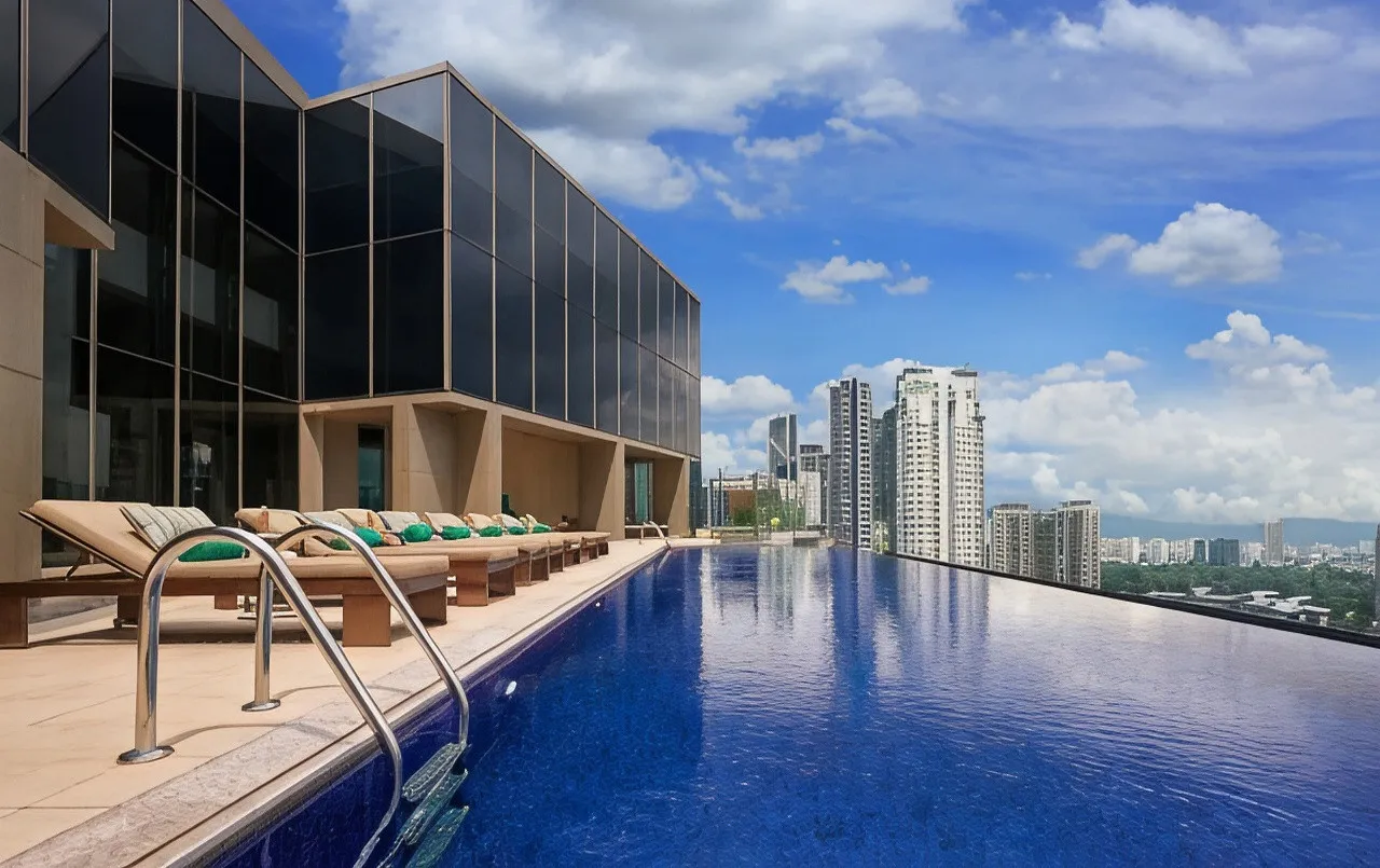 Pavilion Hotel Kuala Lumpur Managed by Banyan Tree — rooms and atmosphere