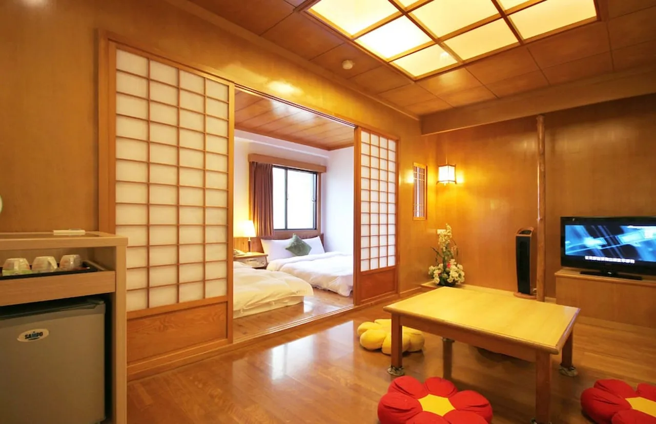 Penghu Royal Hotel — rooms and atmosphere