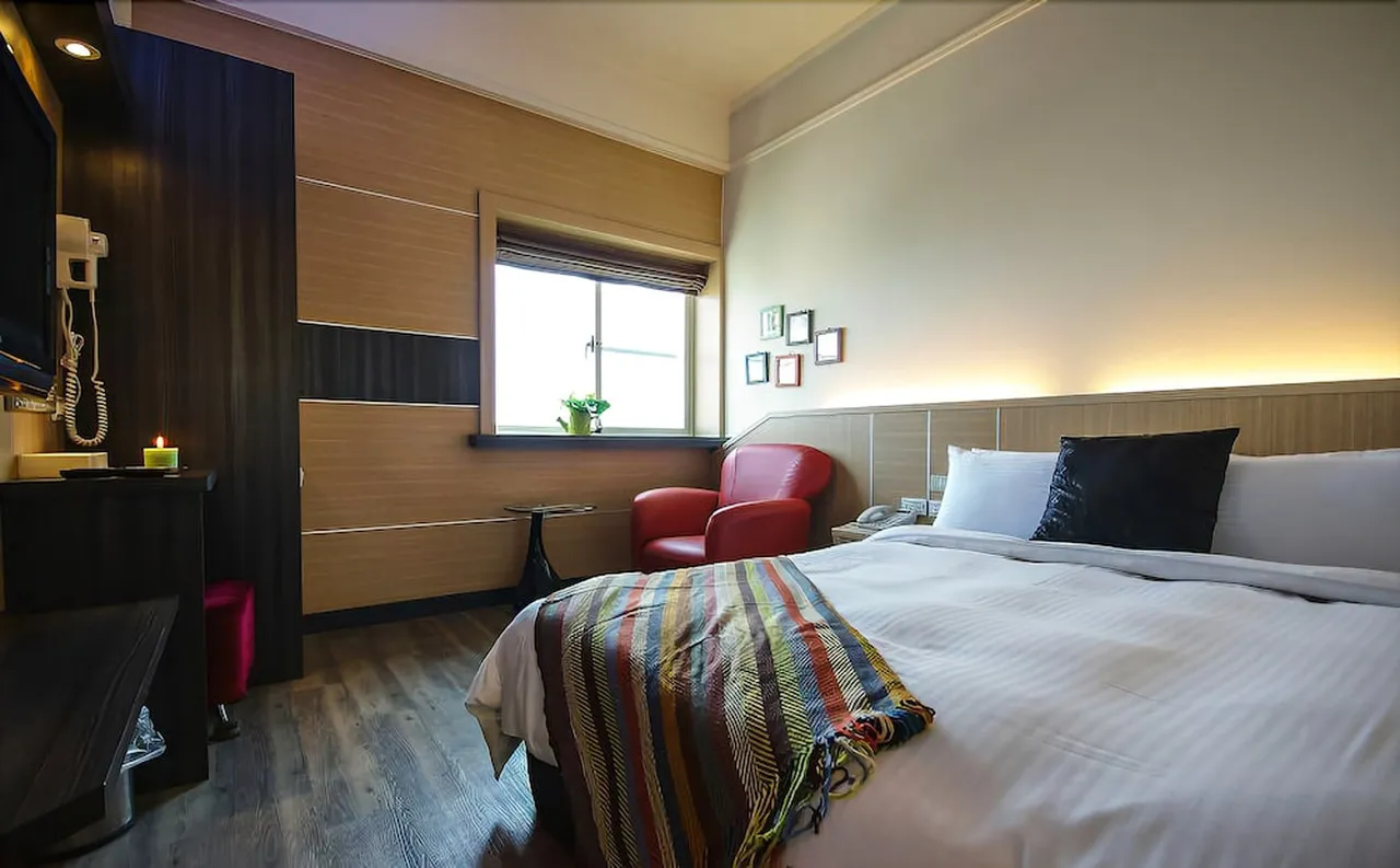 Penghu Royal Hotel — rooms and atmosphere