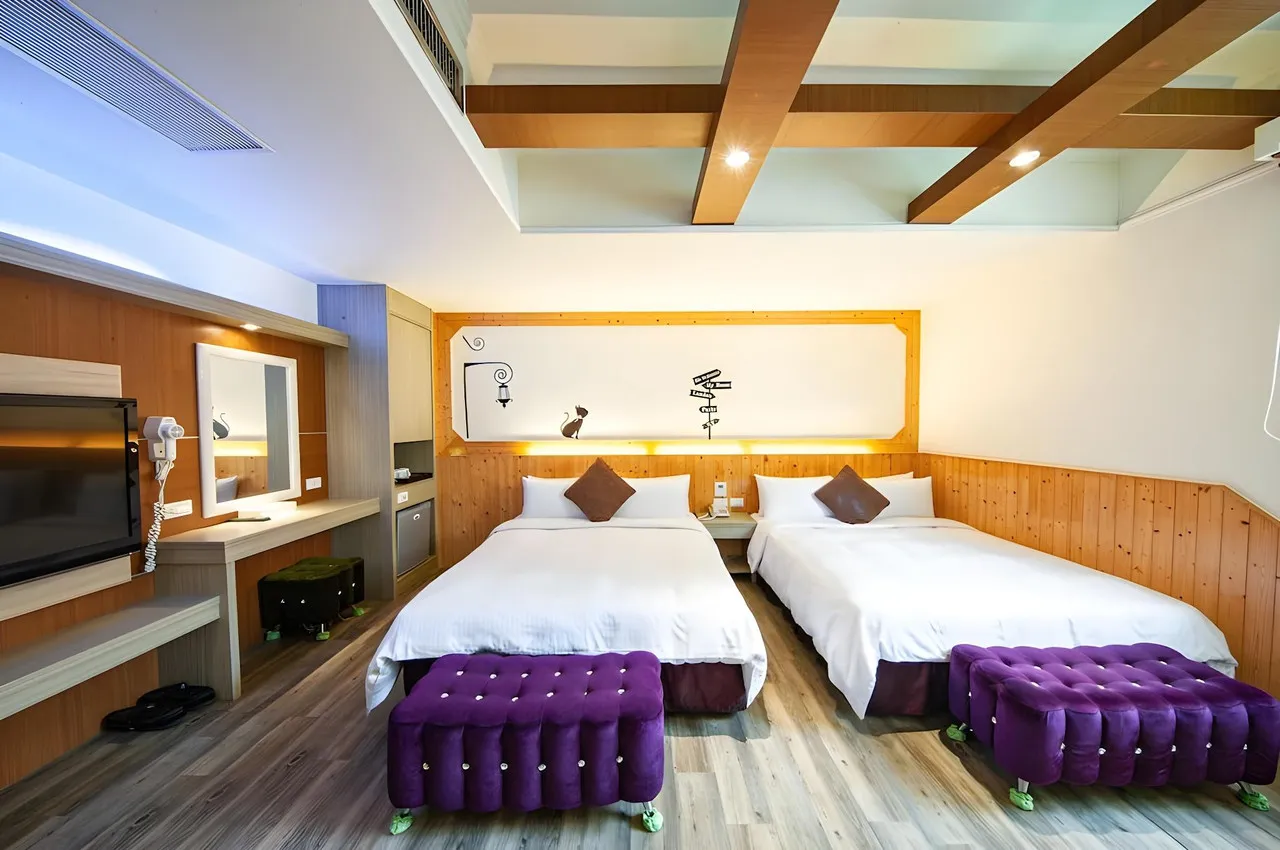 Penghu Royal Hotel — rooms and atmosphere