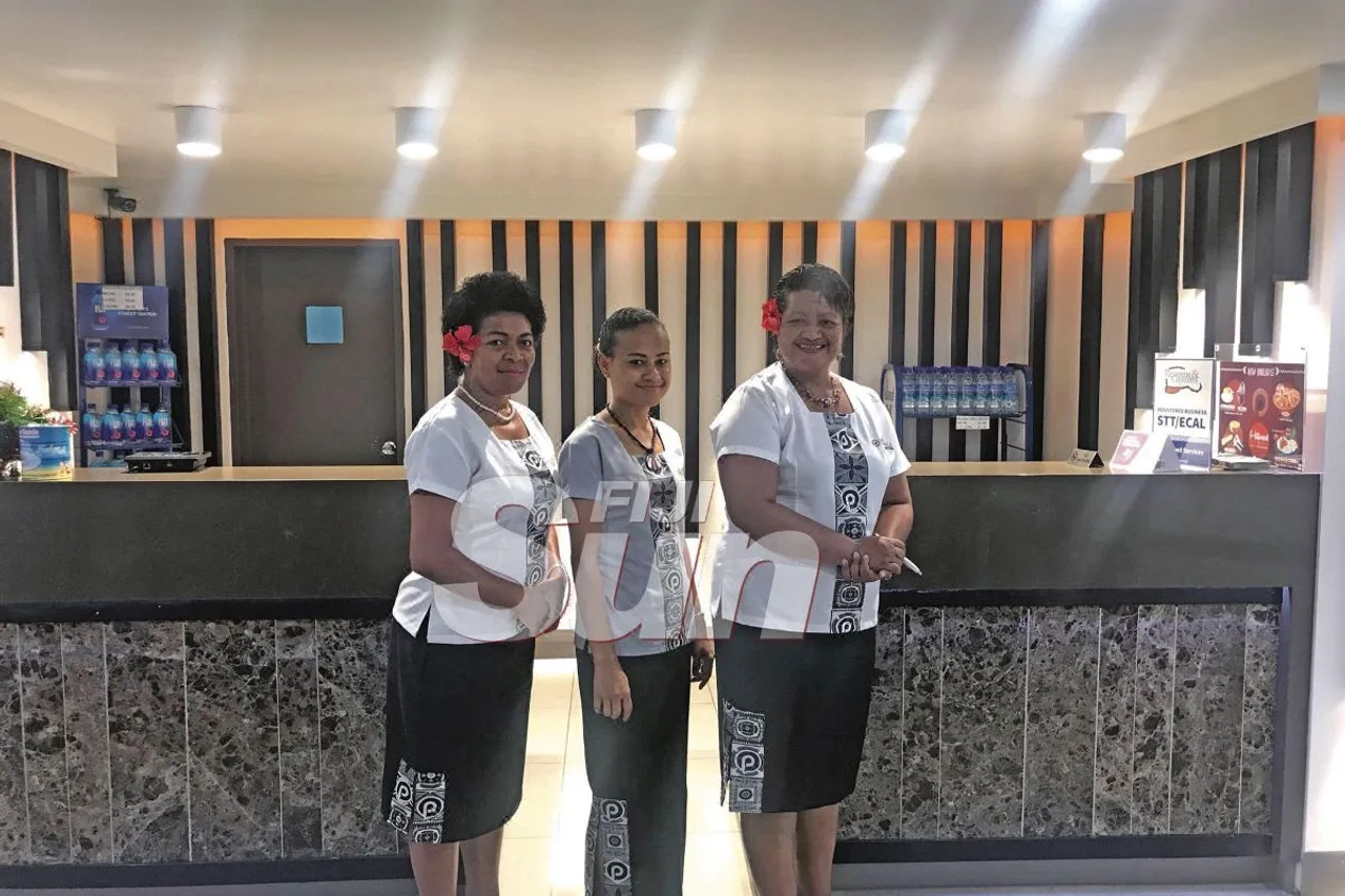 Peninsula International Hotel — rooms and atmosphere