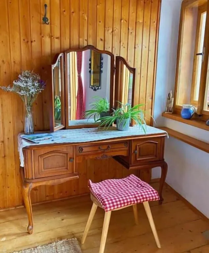 Pension Leopoldine (zum Mühlbach) — rooms and atmosphere