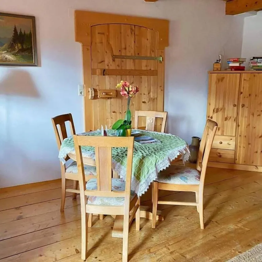 Pension Leopoldine (zum Mühlbach) — rooms and atmosphere