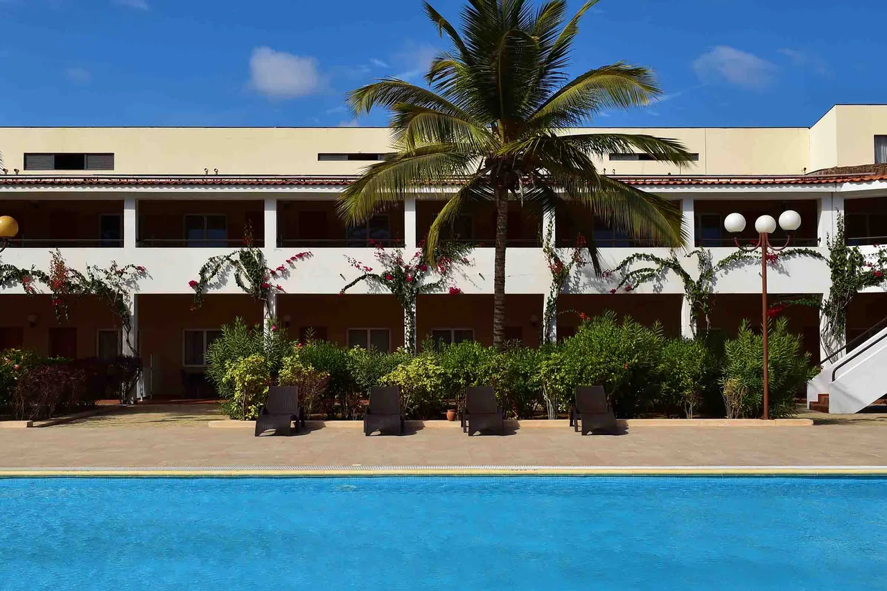 Pestana Tropico Ocean & City Hotel — rooms and atmosphere