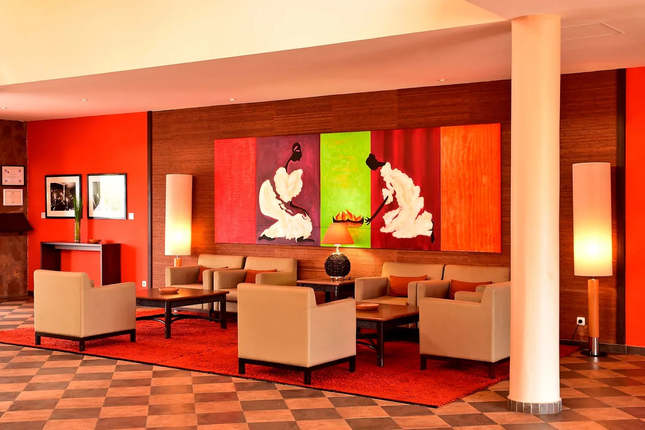 Pestana Tropico Ocean & City Hotel — rooms and atmosphere
