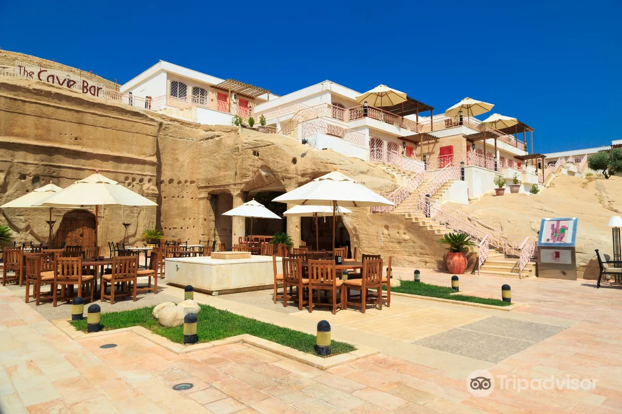 Petra Guest House Hotel — rooms and atmosphere