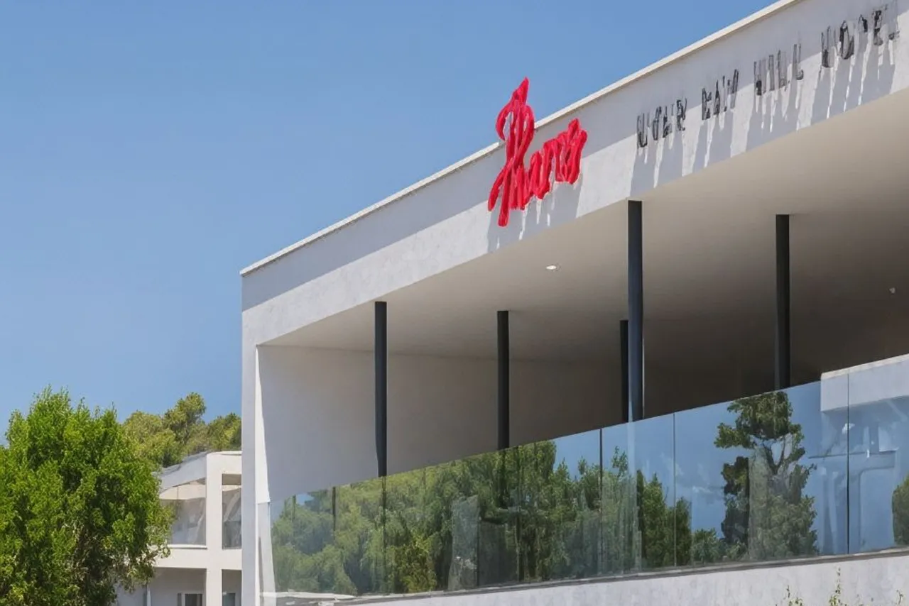 Pharos Hvar Bayhill Hotel — rooms and atmosphere