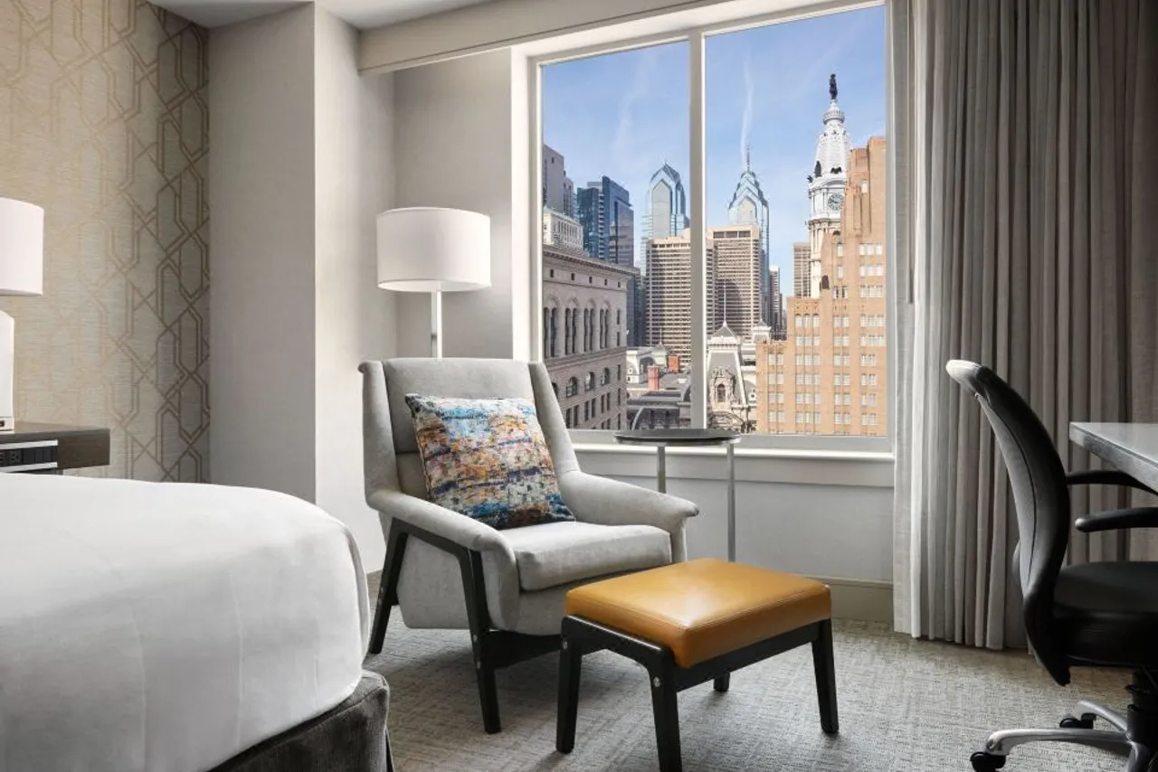 Philadelphia Marriott Downtown — rooms and atmosphere