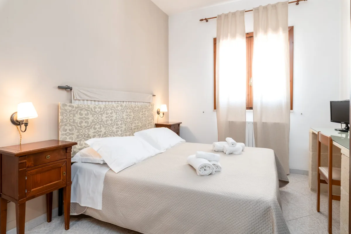 Piccolo Hotel Villa Rosa — ภาพห้องพักและบรรยากาศ