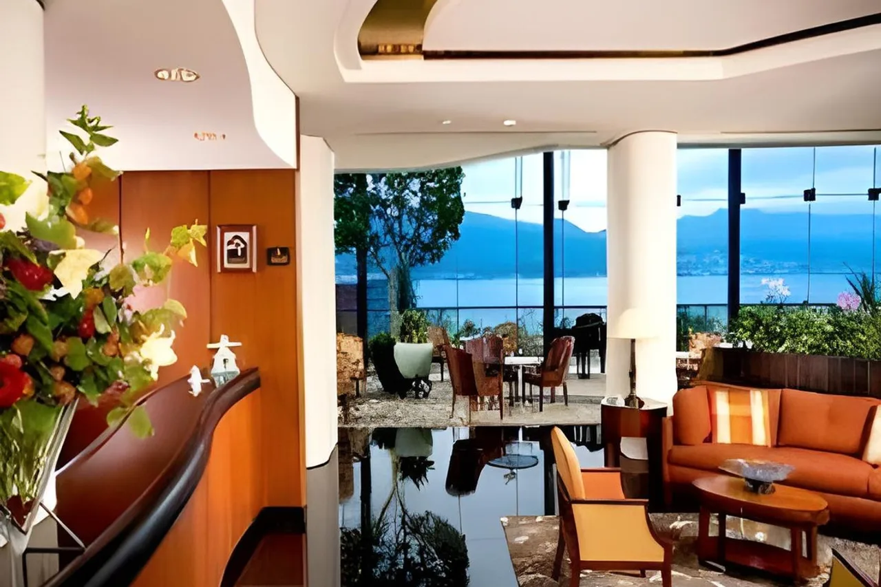 Pinnacle Hotel Vancouver Harbourfront — rooms and atmosphere