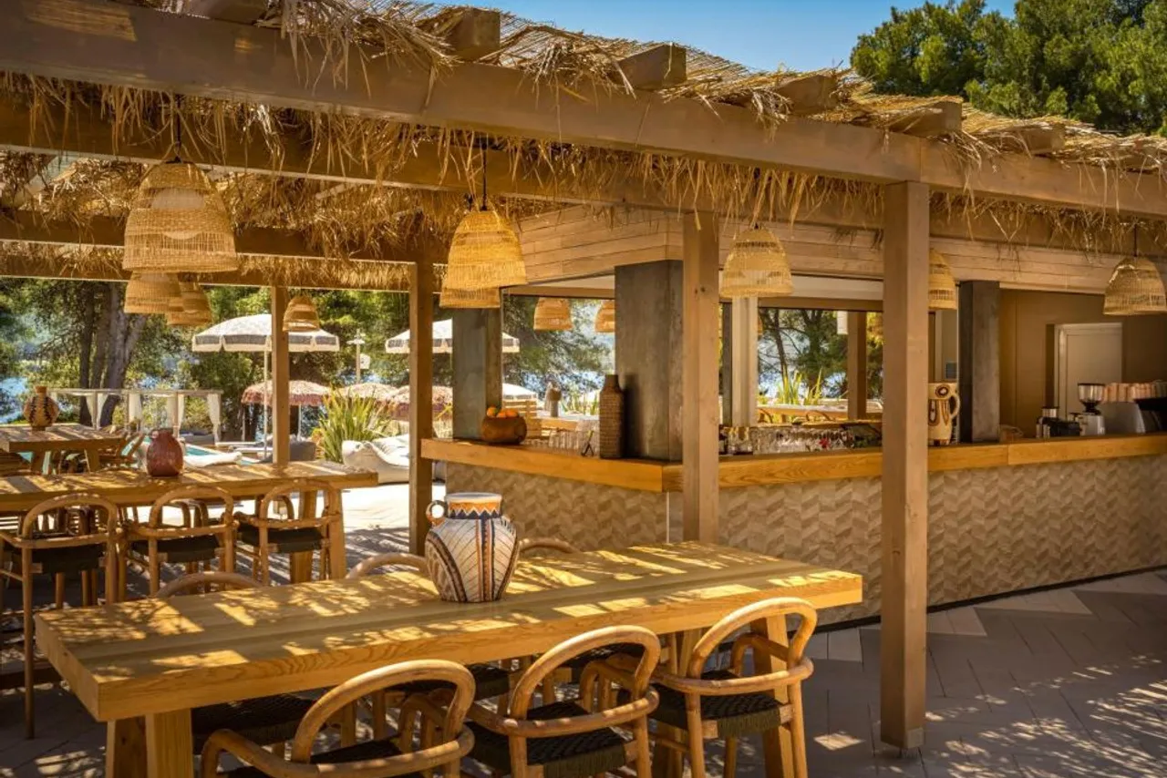 Places Hvar by Valamar — rooms and atmosphere
