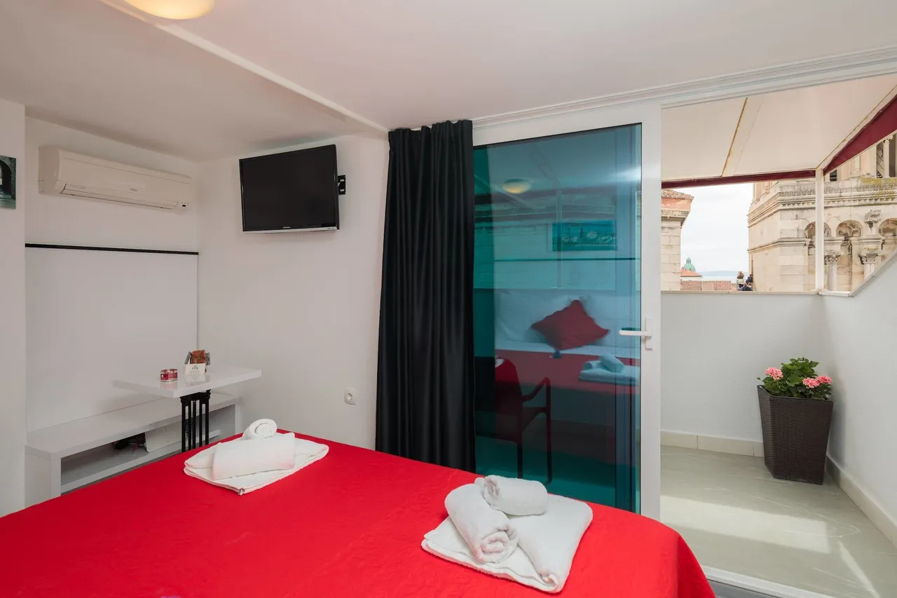 PLR Peristyle Luxury Rooms — ภาพห้องพักและบรรยากาศ
