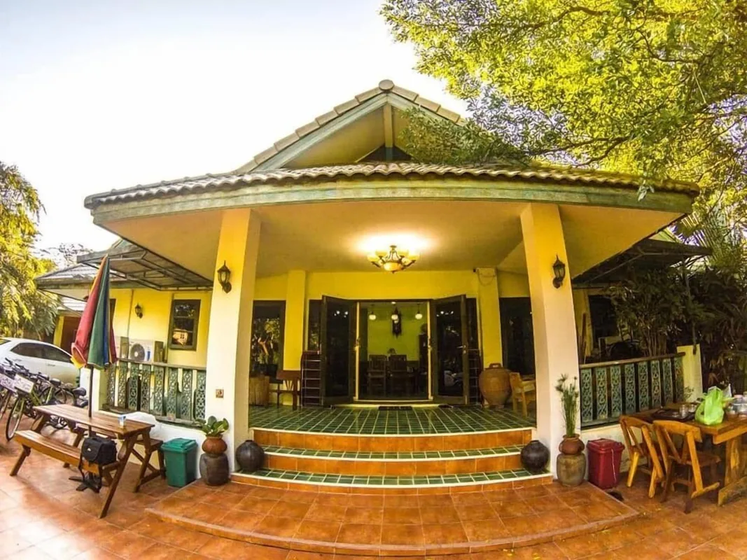 Plus Hostel Ayutthaya — อยุธยา