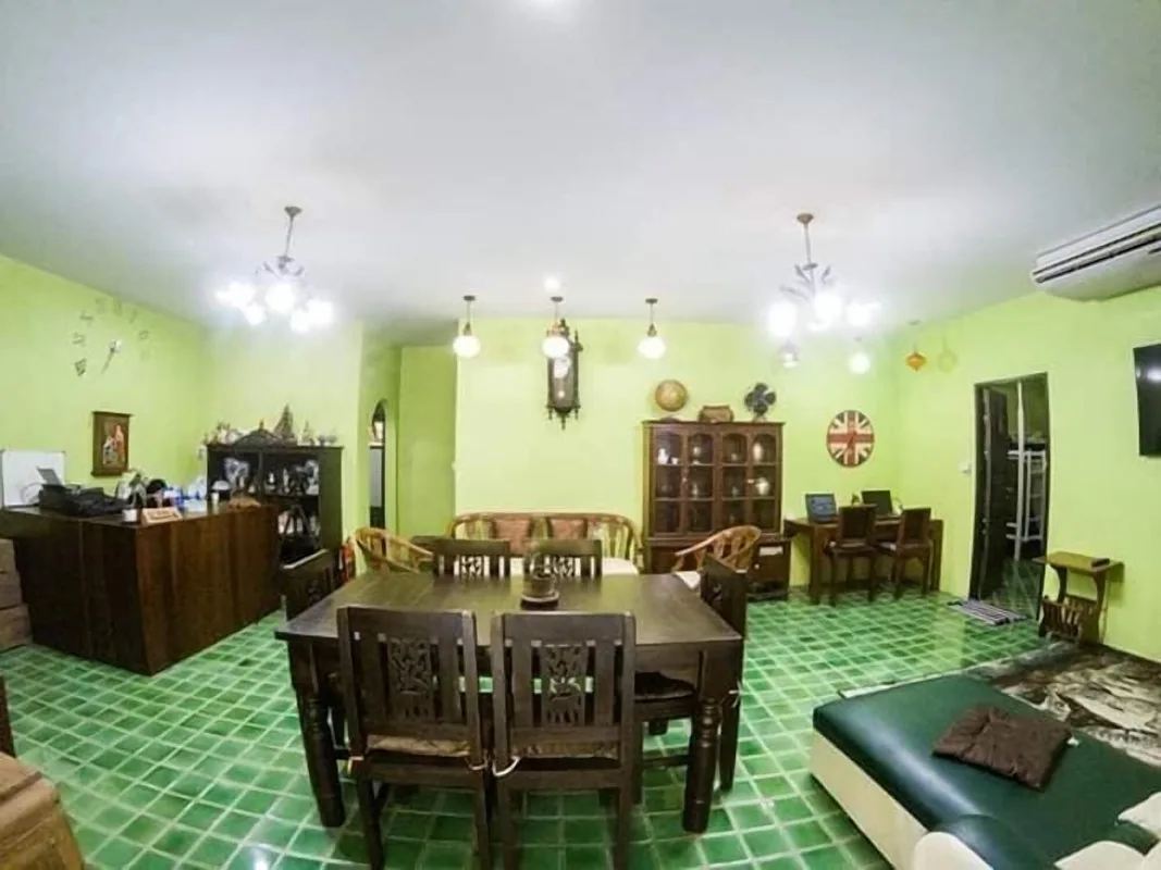 Plus Hostel Ayutthaya — ภาพห้องพักและบรรยากาศ