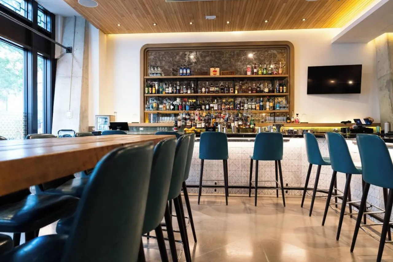 Motto by Hilton Washington DC City Center (formerly Pod DC) — rooms and atmosphere