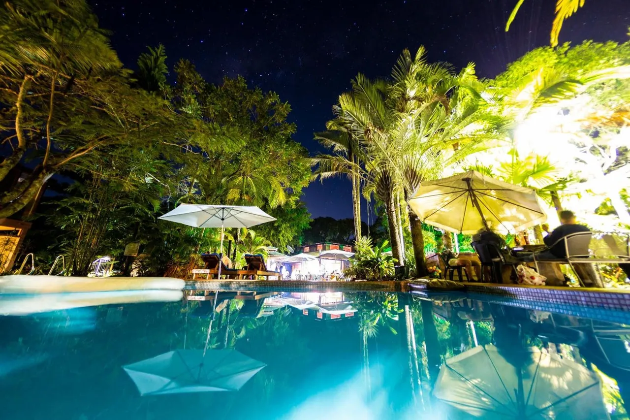 Dougies Backpackers Resort (เดิม Port Douglas Backpackers) — rooms and atmosphere