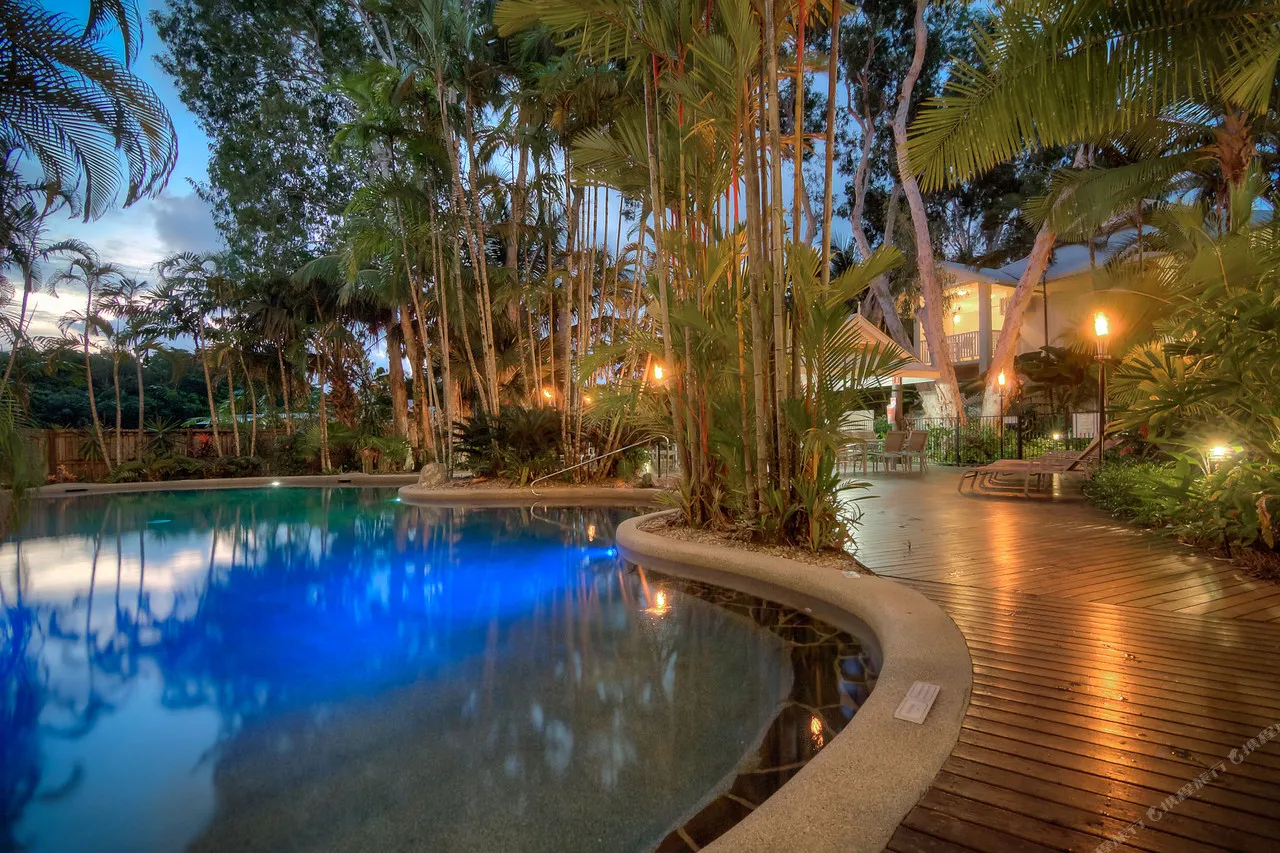 Port Douglas Retreat — rooms and atmosphere