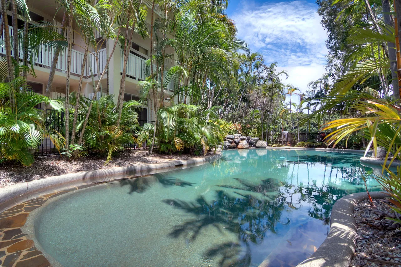 Port Douglas Retreat — rooms and atmosphere
