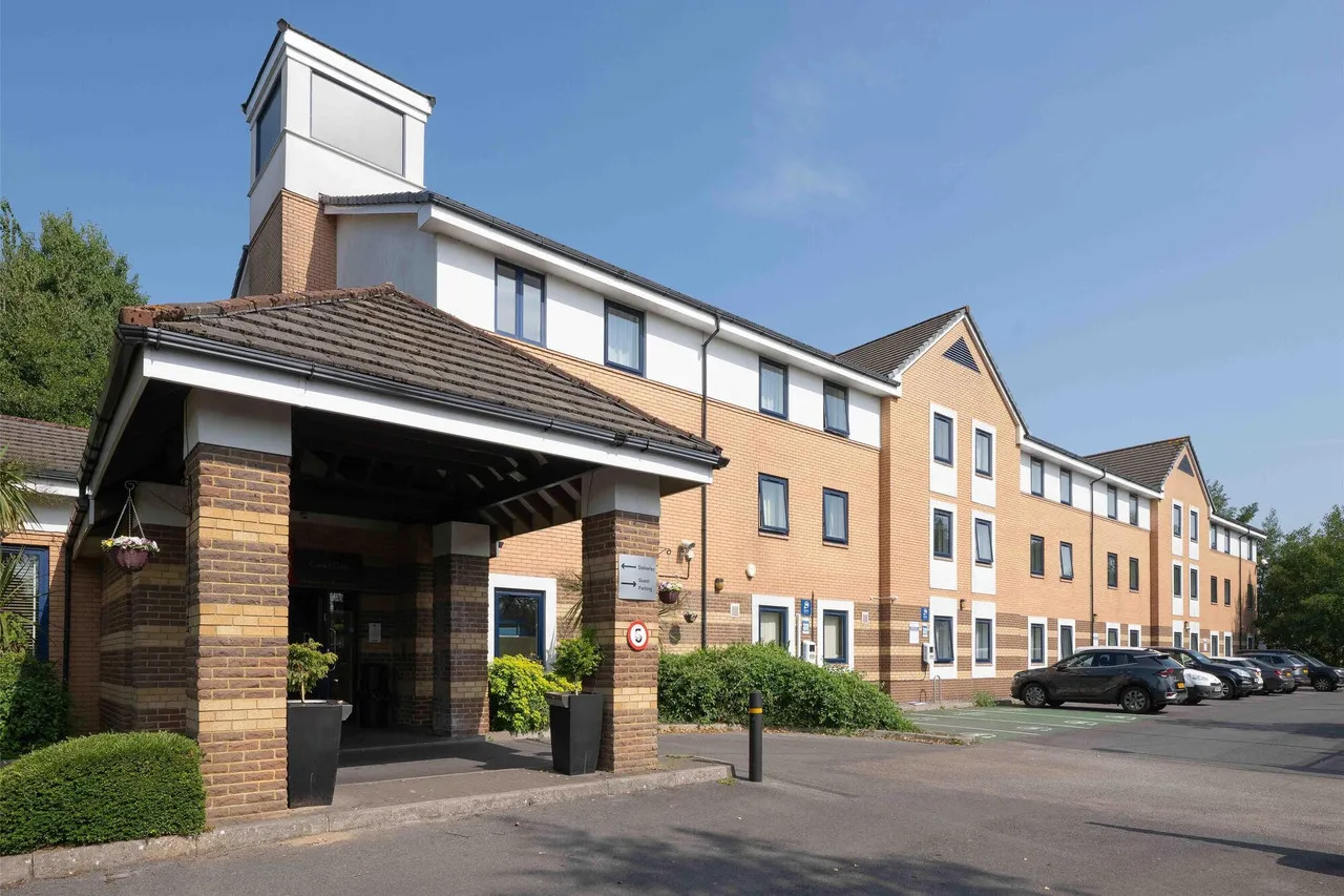 Premier Inn Cardiff City Centre — rooms and atmosphere