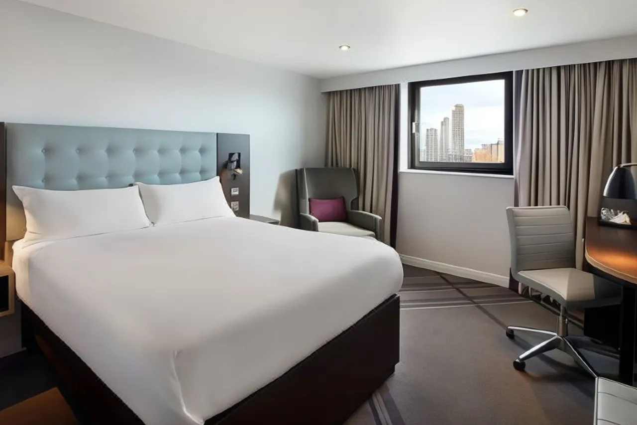 Premier Inn York City (Blossom Street South) — rooms and atmosphere