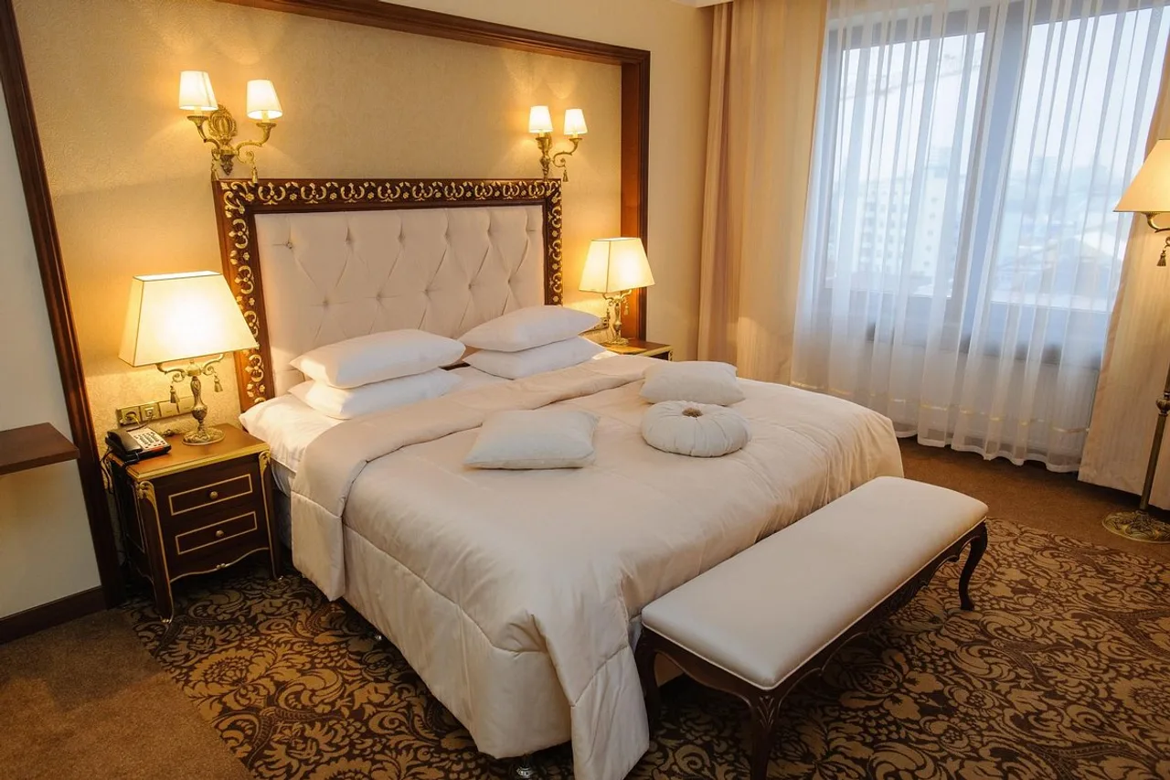 President Hotel Minsk — rooms and atmosphere