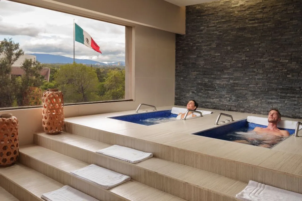 Presidente InterContinental Mexico City — rooms and atmosphere