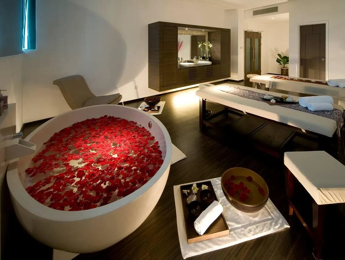 Pullman Kuching — rooms and atmosphere