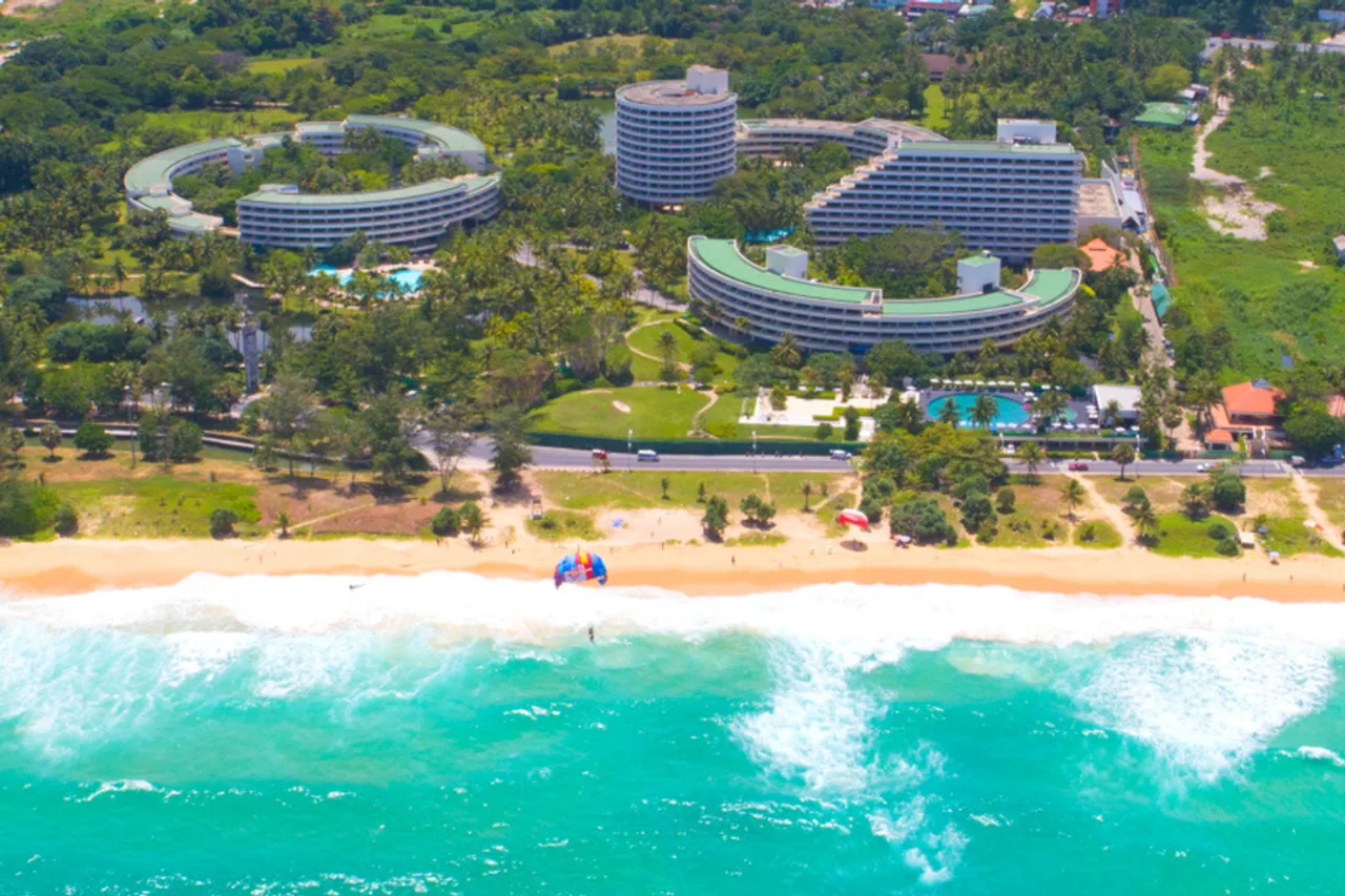 Pullman Phuket Karon Beach Resort — rooms and atmosphere