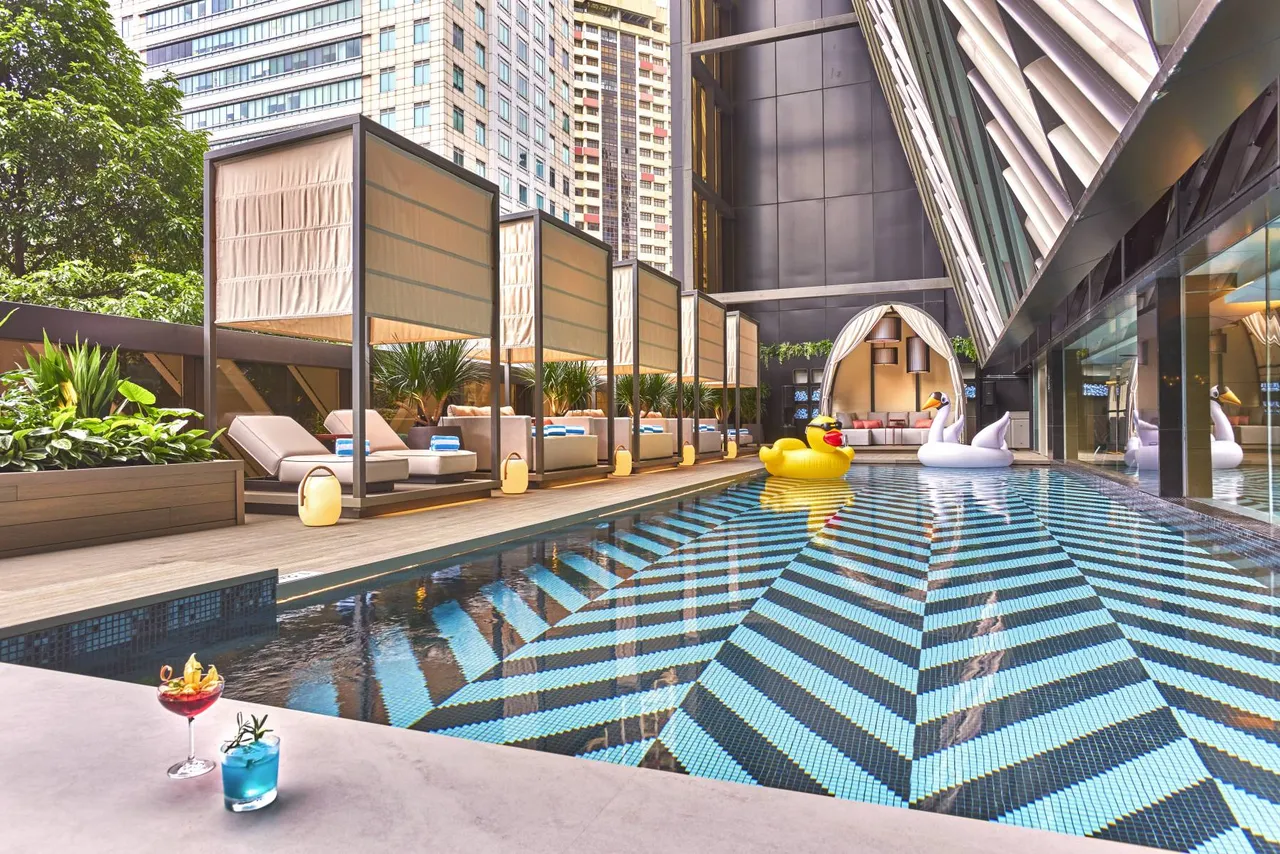 Pullman Singapore Orchard — rooms and atmosphere