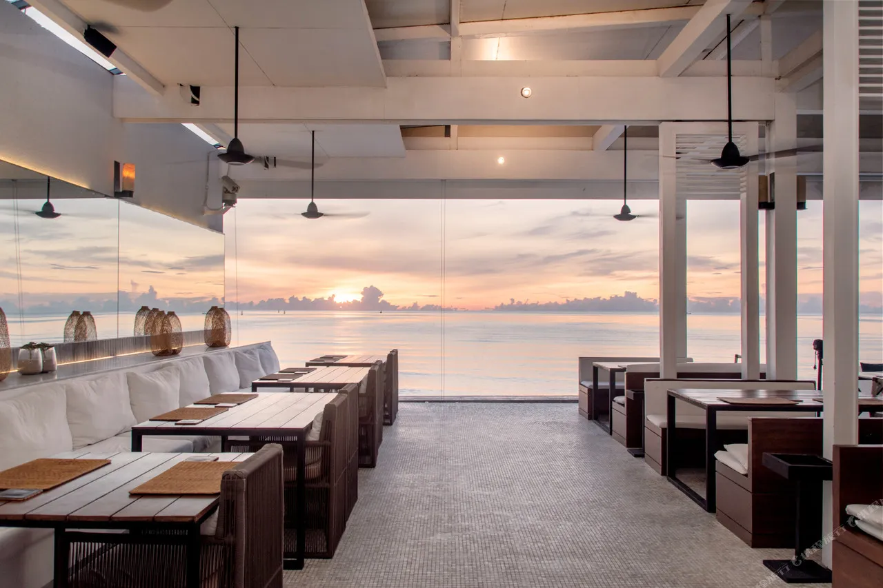 Putahracsa Hua Hin Resort — rooms and atmosphere