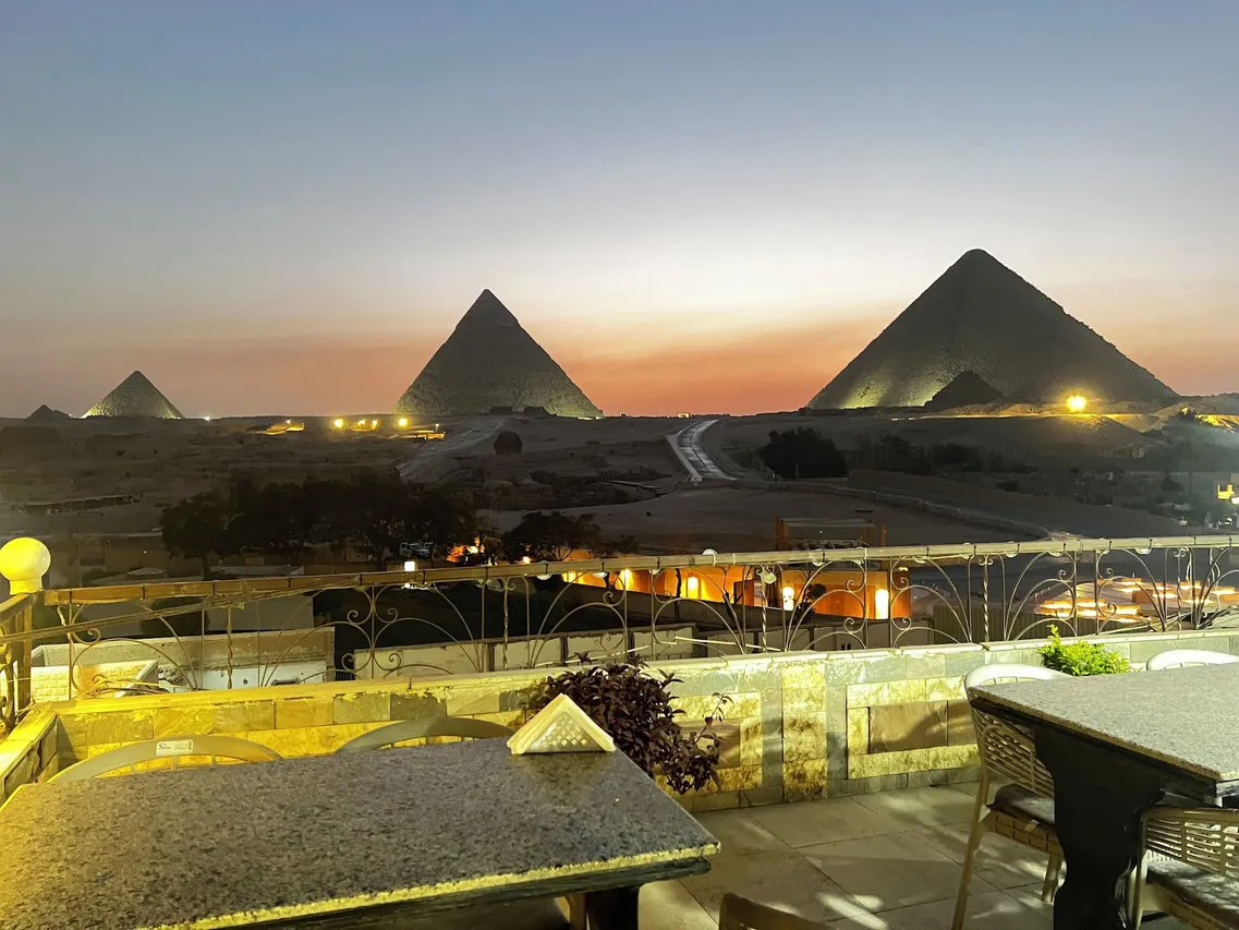 Pyramids View Inn — rooms and atmosphere
