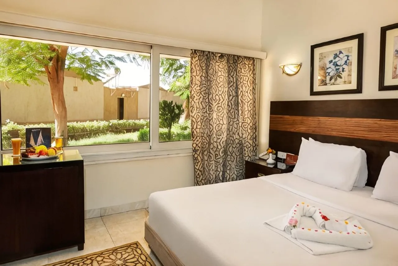 Pyramisa Isis Corniche Aswan Resort — rooms and atmosphere