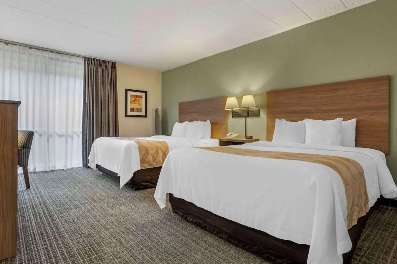 Quality Inn & Suites NRG Park - Medical Center — rooms and atmosphere
