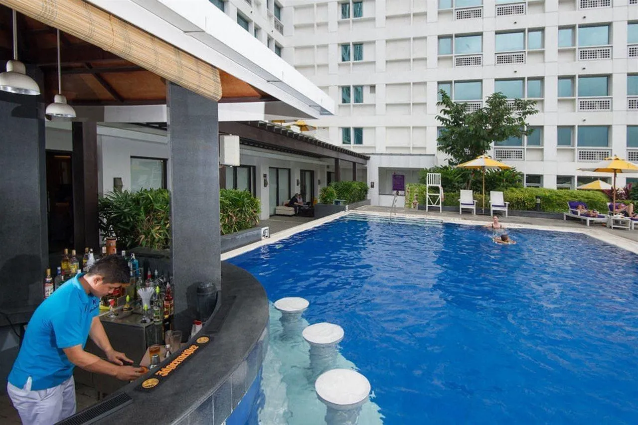 Quest Hotel & Conference Center – Cebu — rooms and atmosphere