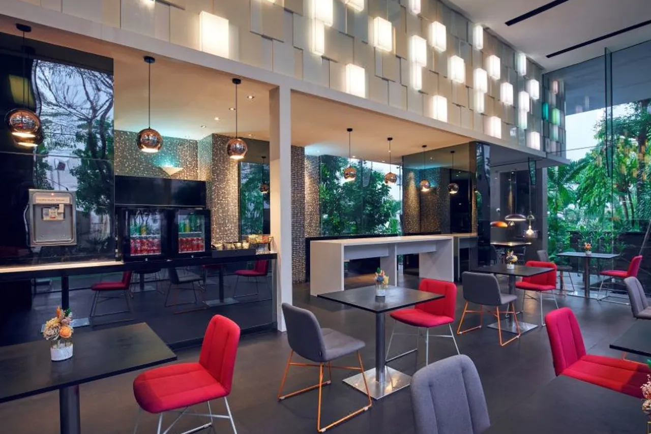 Quincy Hotel Singapore by Far East Hospitality — rooms and atmosphere